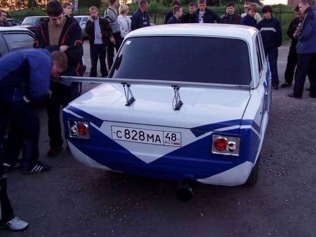 Met deze van de oude Fiat 124 afgeleide Lada 1200 werden er in ons land