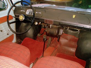 Simca 1000 - interieur red