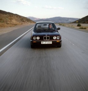 BMW P90181335-40-anniversary-bmw-3-series-modelrange-e30-production-1983-1990-05-2015-600px
