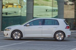 VW-e-Golf-side white