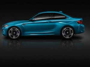 M2 side P90258810_lowRes_the-new-bmw-m2-coup-