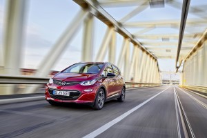 Record-breaking 750 km trip for Opel Ampera-e