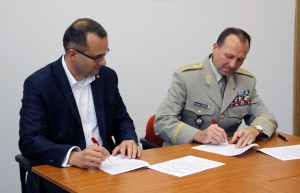Podpis smlouvy Univerzita obrany - TATRA TRUCKS 1