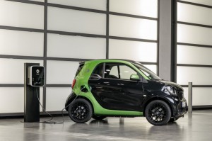 Smart fortwo electric, green-black