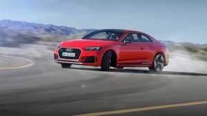 RS 5 Coupe 2017 rood drift