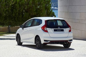 Honda-Jazz-Facelift-2017-rear